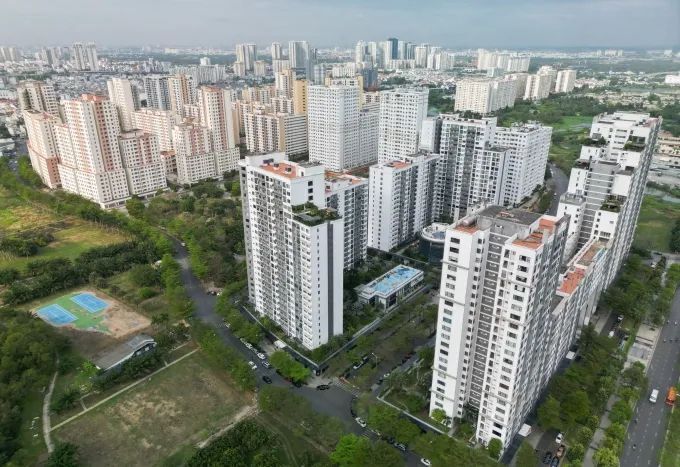 越南楼市库存危机：高端公寓积压严重，75%新房滞销