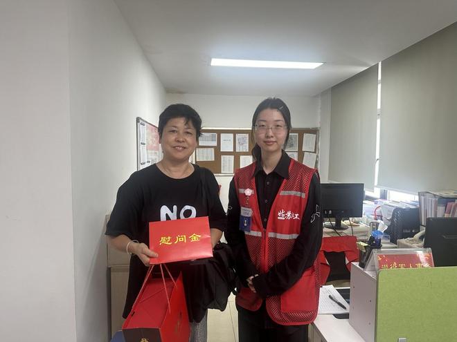 八一情暖老兵心，观前社区双拥行动浸润光荣之家